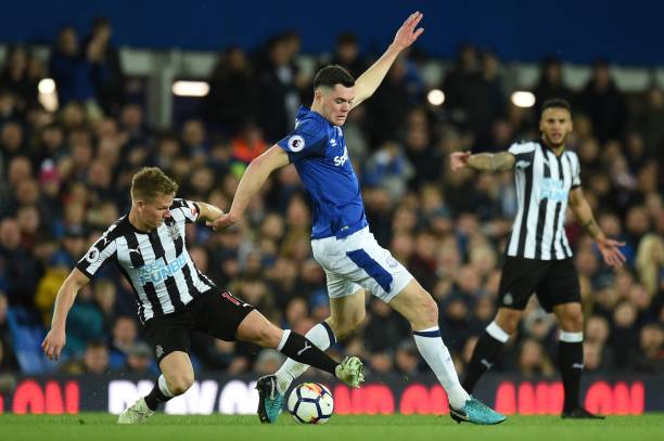 前锋伊萨克 前锋伊萨克